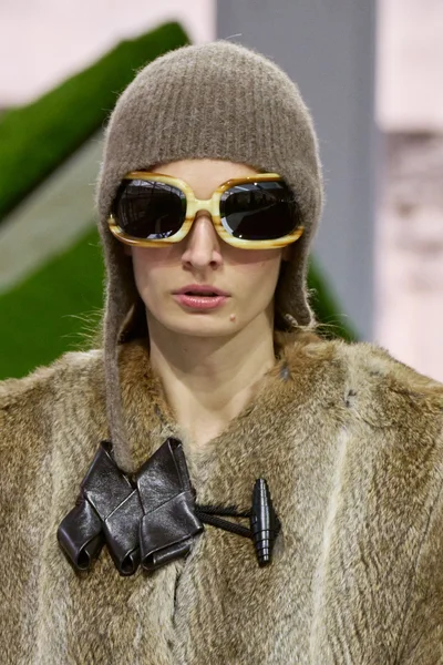 Look 50